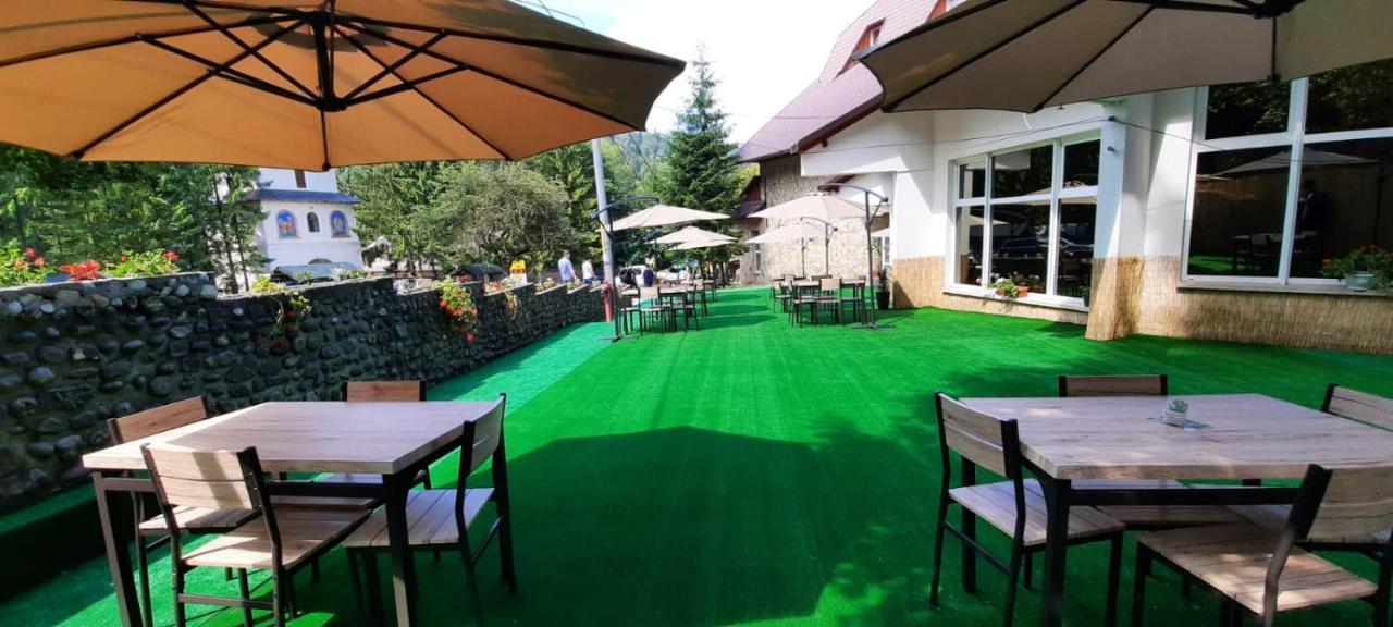 Hotel Casa Pelerinul Дурау Экстерьер фото