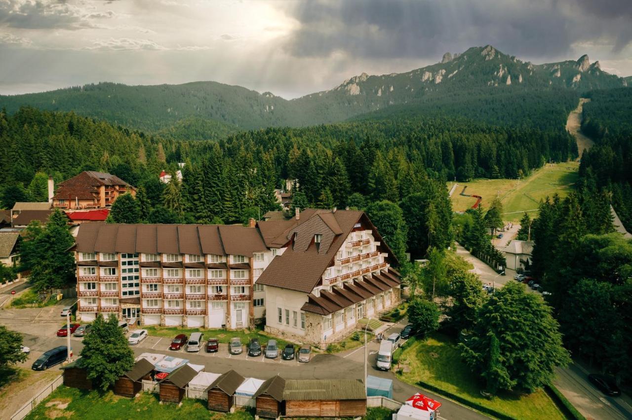 Hotel Casa Pelerinul Дурау Экстерьер фото